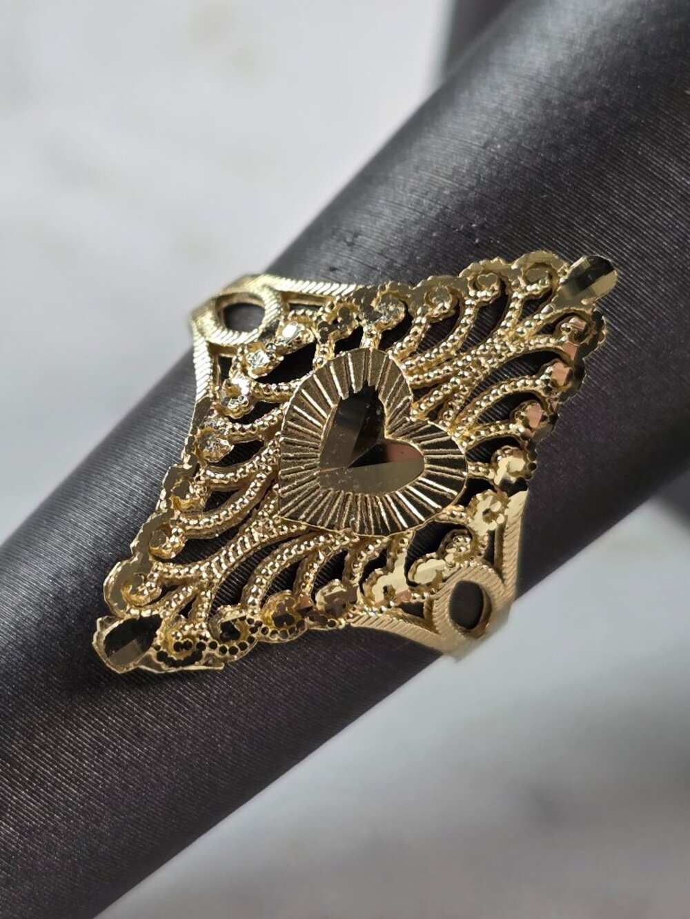 Womens 10K Yellow Gold Modernist Filigree Heart Ring 1.7g E1964